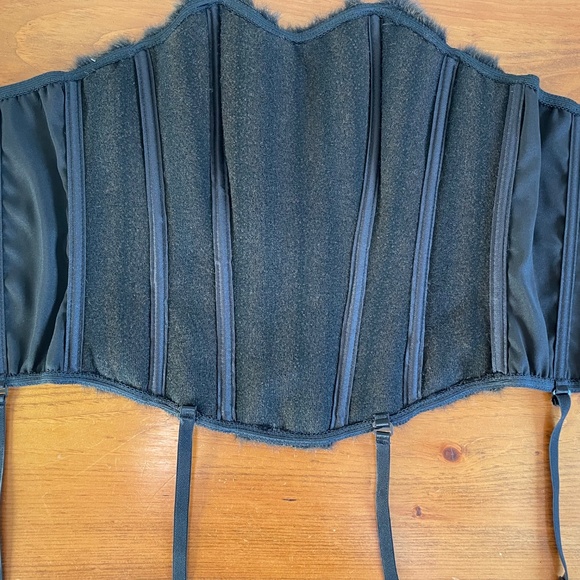 NWT: Faux Fur Shirley of Hollywood Corset w/ Garter Belts - Picture 5 of 7